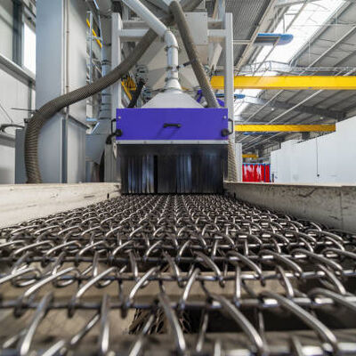 قیمت خوب نوار نقاله مشبک سیمی، تسمه مشبک فلزی زنجیری با بافت معمولی که دهانه های بدون مانعی را برای انتقال محصول ارائه می دهد آنلاین